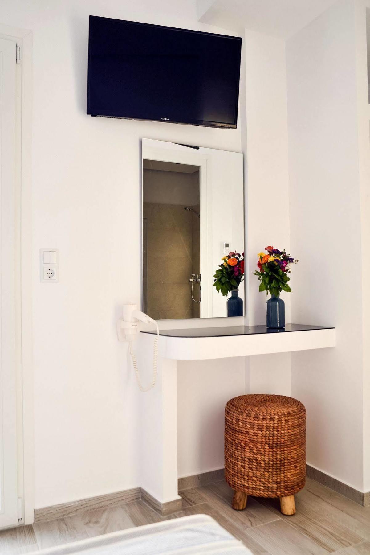 Dimele Rooms & Studios Mykonos Town Bagian luar foto