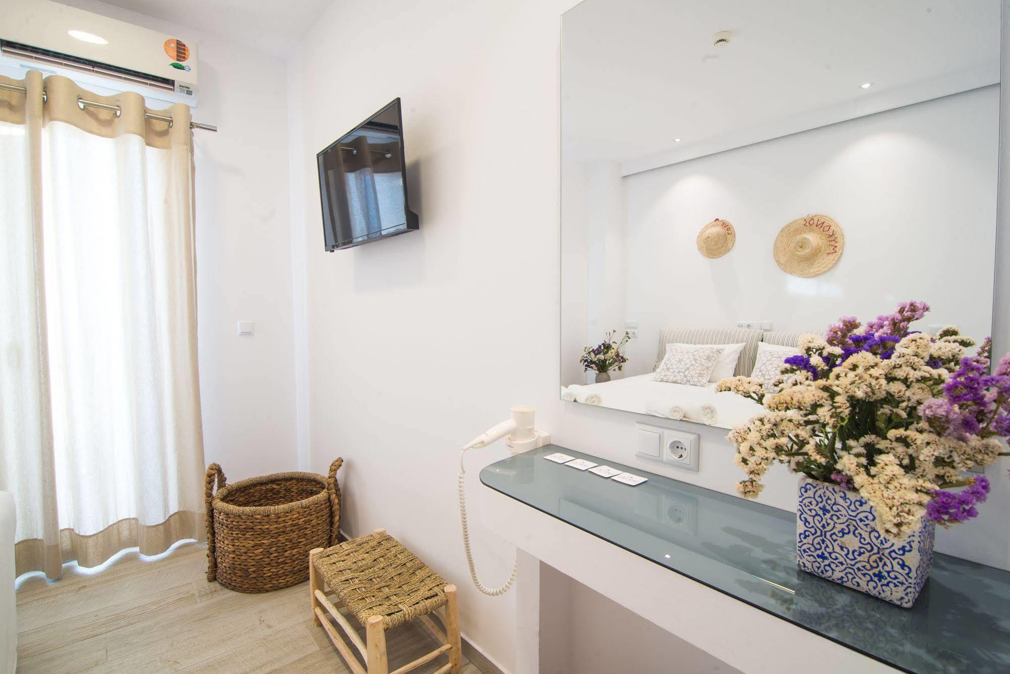 Dimele Rooms & Studios Mykonos Town Bagian luar foto