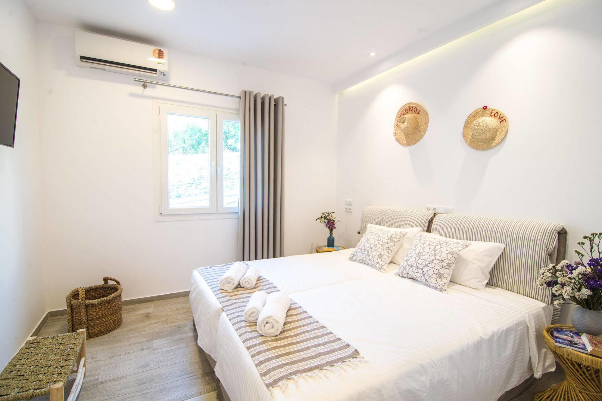 Dimele Rooms & Studios Mykonos Town Bagian luar foto